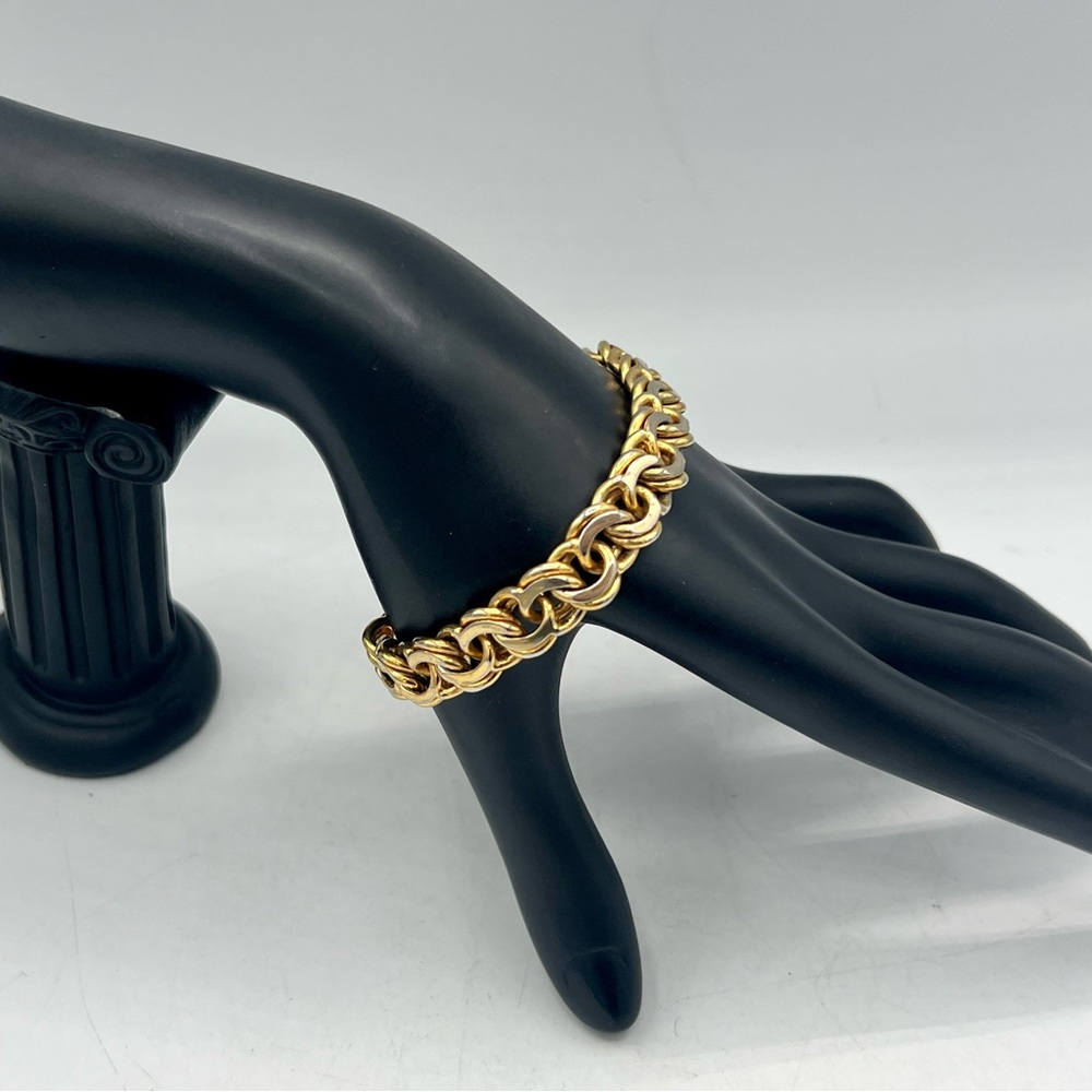 Chunky vintage MONET gold chain bracelet 7.25”